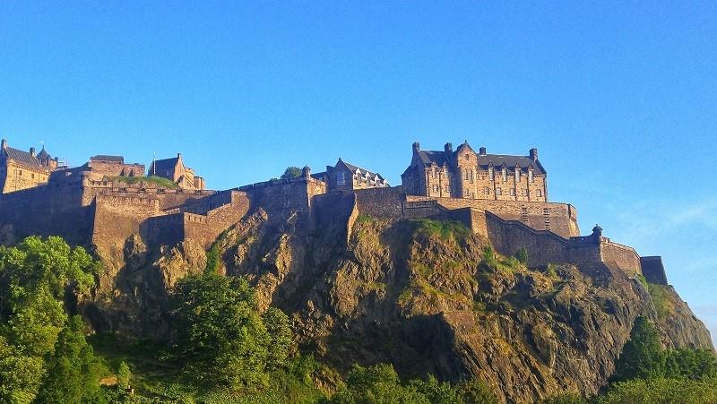 Menaklukkan Kastil Edinburgh Kisah Megah Skotlandia