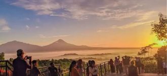 Mistis, Sunrise Punthuk Setumbu Borobudur Memukau