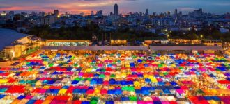 Meriah, Pasar Chatuchak Bangkok Thailand Surga Belanja Murah