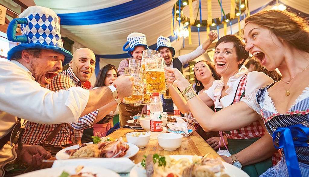 Oktoberfest Munich Suasana Meriah dengan Bir Bavaria