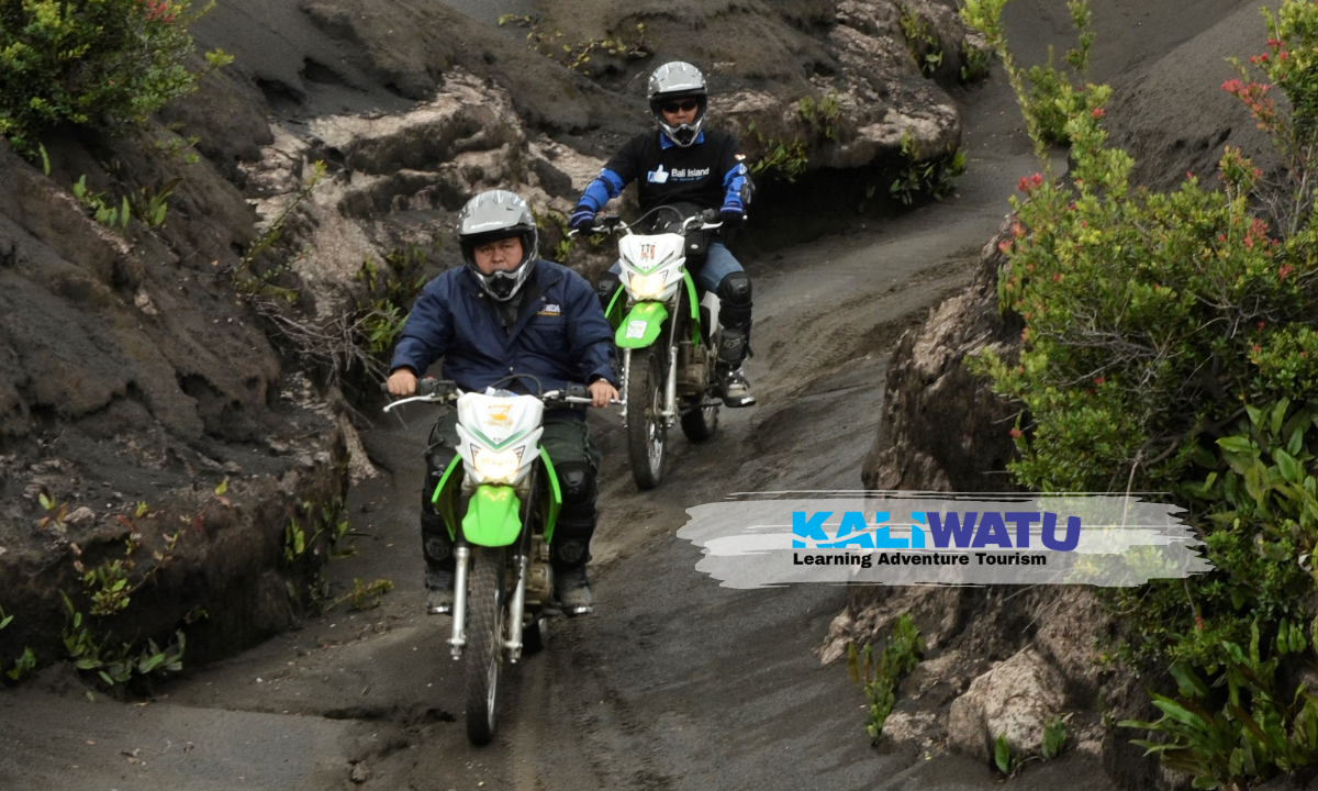 Petualangan motoran lintas Sumatera dengan budget backpacker Jelajah seru!