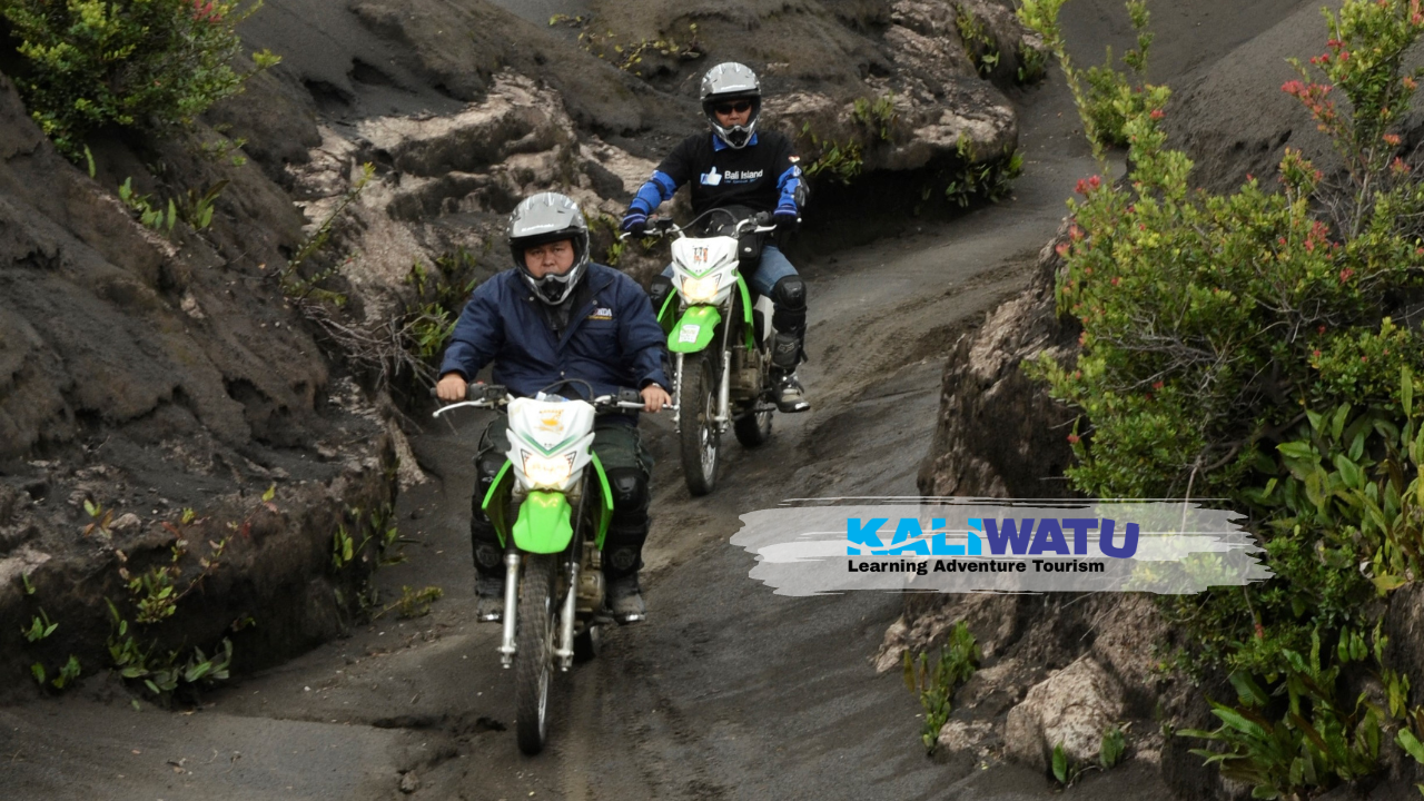 Petualangan motoran lintas Sumatera dengan budget backpacker