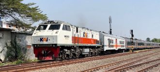 Serunya naik kereta ekonomi lintas Pulau Jawa Petualangan hemat penuh cerita