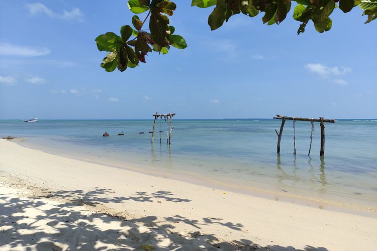 Foto : Itinerary Seharian Jelajah Daratan Karimunjawa, Pantai sampai ... Jelajah Karimunjawa dengan budget ala mahasiswa